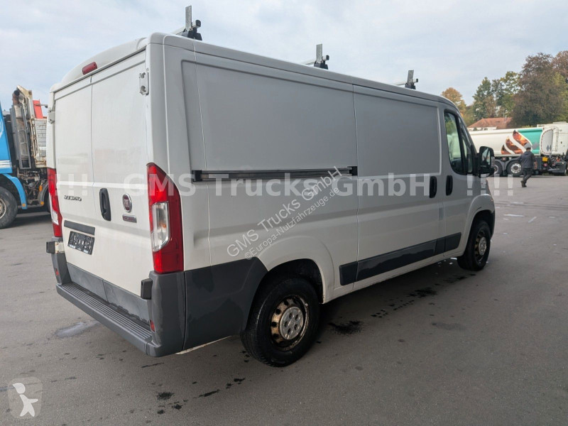 Véhicule utilitaire Fiat Multijet 130 / Nur...