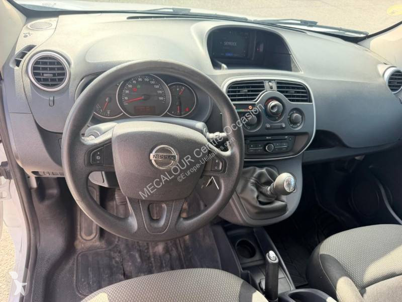 Véhicule utilitaire Nissan