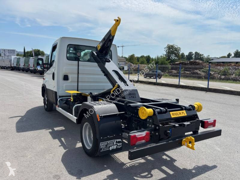 Véhicule utilitaire Iveco 35C16
