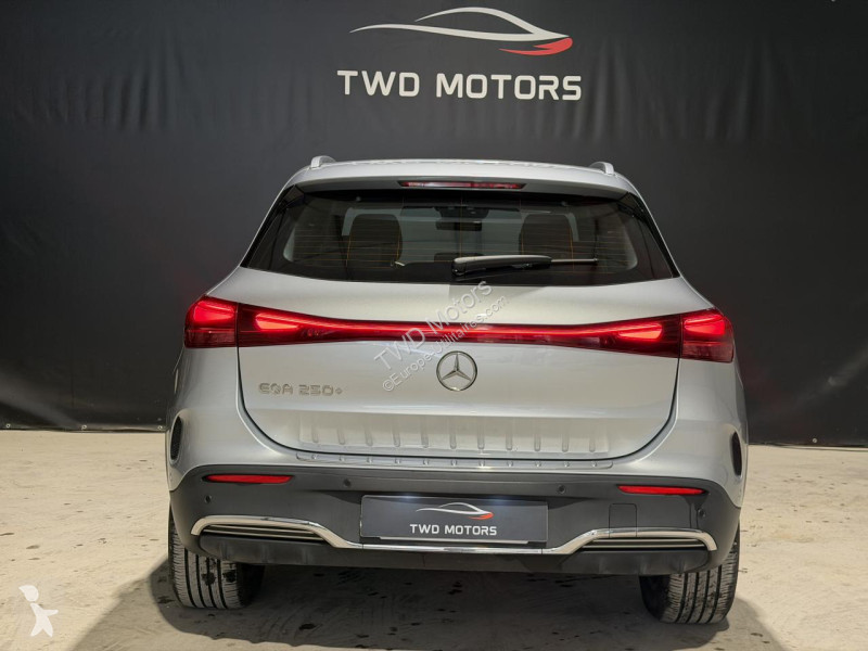 Véhicule utilitaire Mercedes EQA 250 +  AMG Line