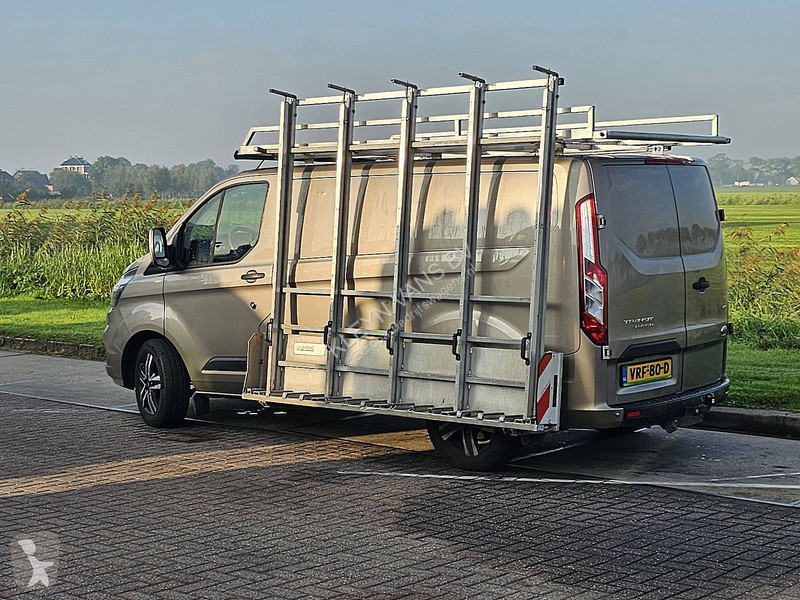 Véhicule utilitaire Ford 2.0 ac EURO6 resteel