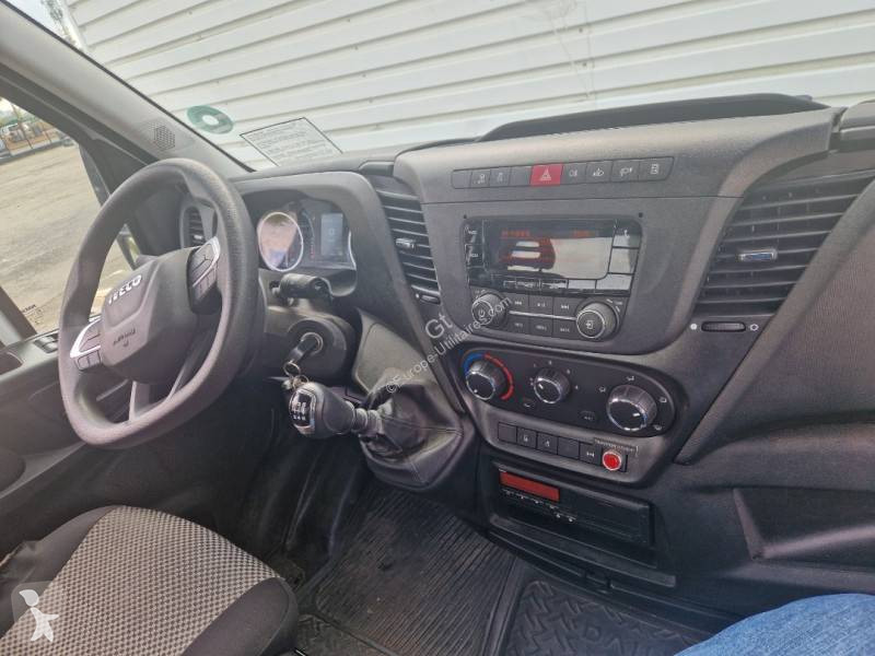 Véhicule utilitaire Iveco 50C18
