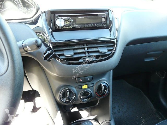 Véhicule utilitaire Peugeot 208