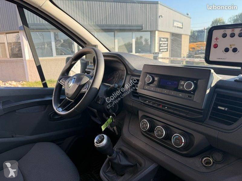 Véhicule utilitaire Renault 2,0L DCI
