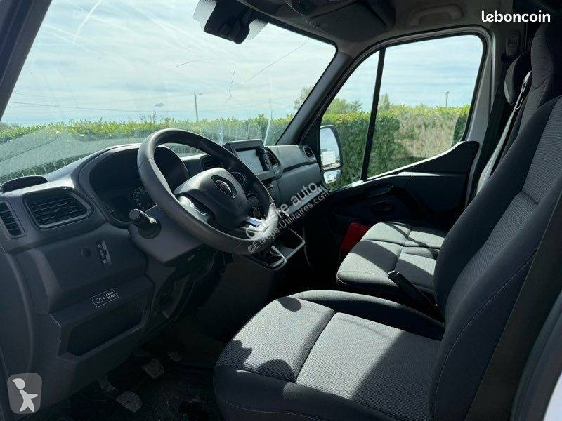Véhicule utilitaire Renault 145.35