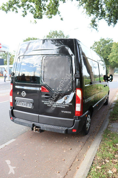Véhicule utilitaire Nissan