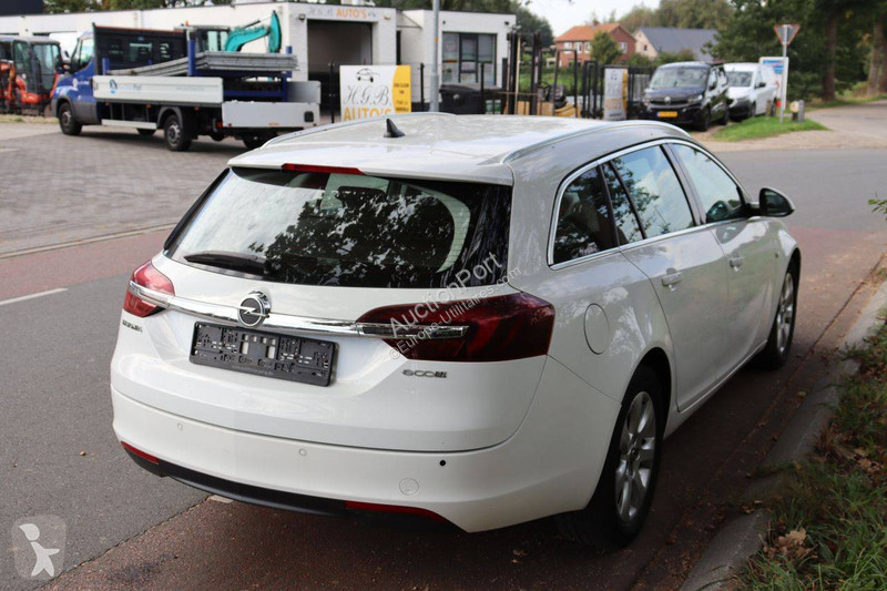 Véhicule utilitaire Opel Sports SW