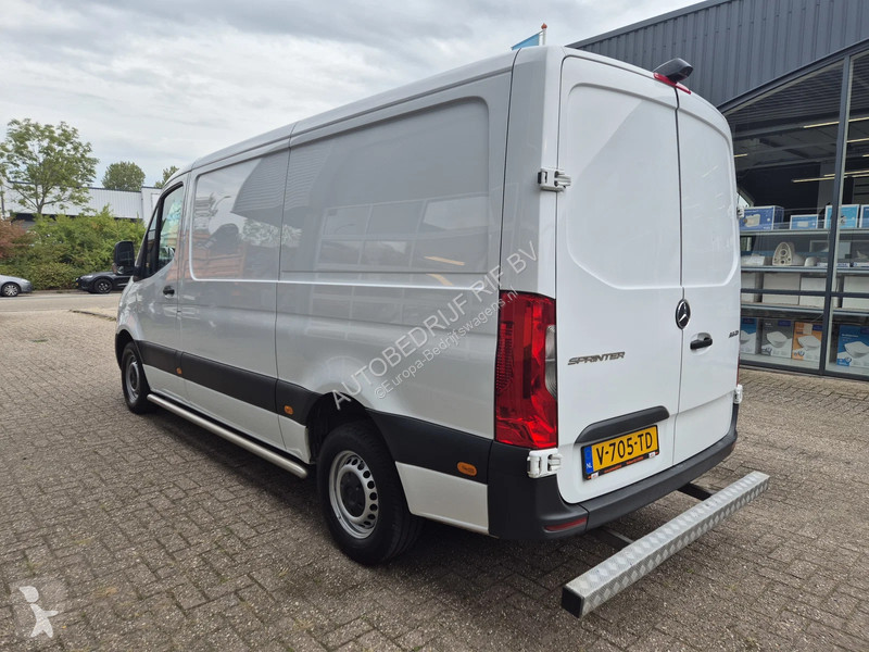 Véhicule utilitaire Mercedes 316 CDI/ L2H1/Aut/...