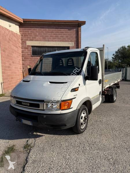 Véhicule utilitaire Iveco 35C09