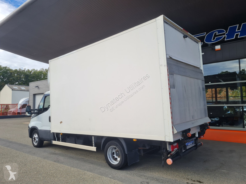 Véhicule utilitaire Iveco DAILY CCB 35C14 D...