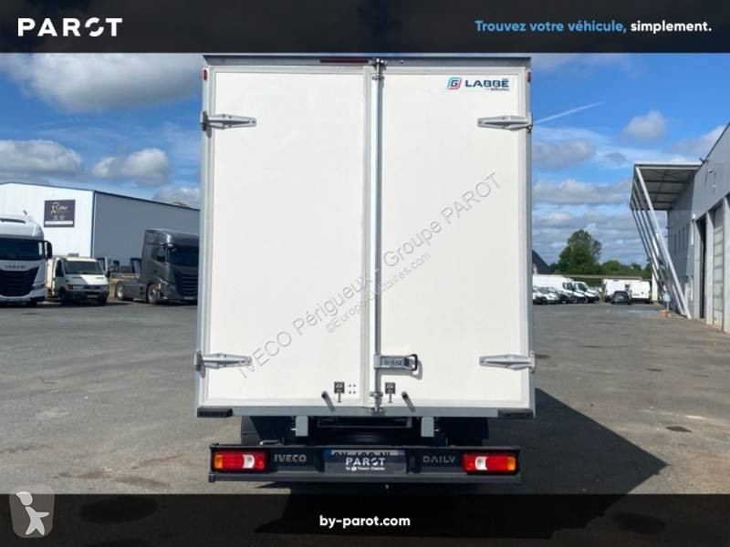 Véhicule utilitaire Iveco 35C16