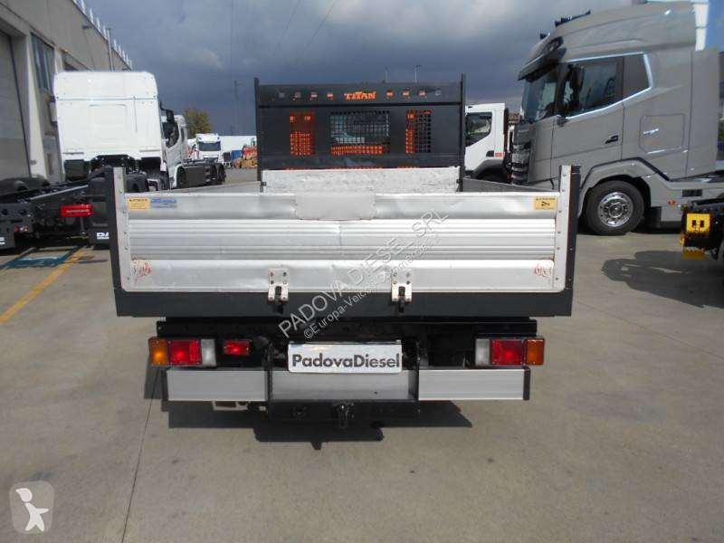 Véhicule utilitaire Isuzu