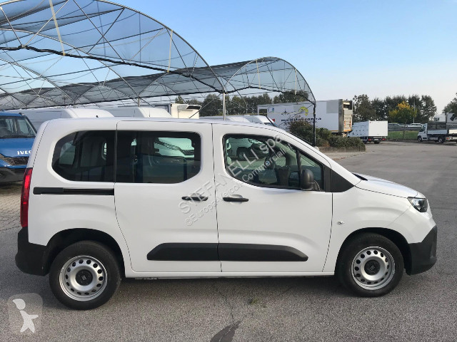 Véhicule utilitaire Fiat Doblo van d.cab XL 1.5...