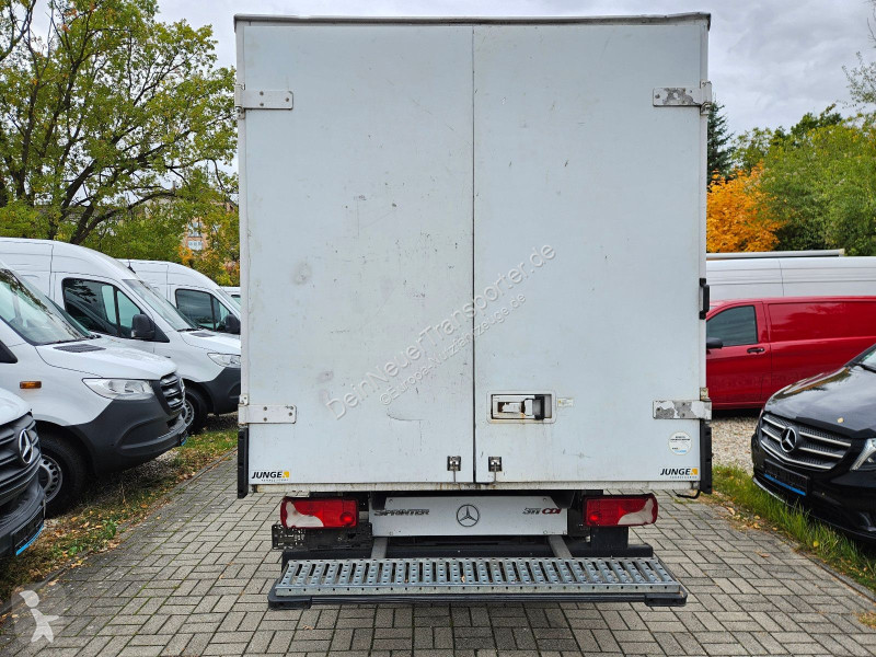 Véhicule utilitaire Mercedes 311 CDI KOFFER TÜV...