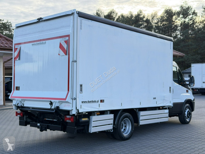 Véhicule utilitaire Iveco 70C18 V H