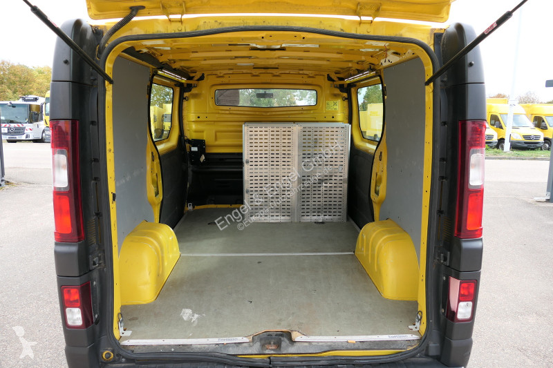 Véhicule utilitaire Renault Trafic 1,6 dCi L1H1...