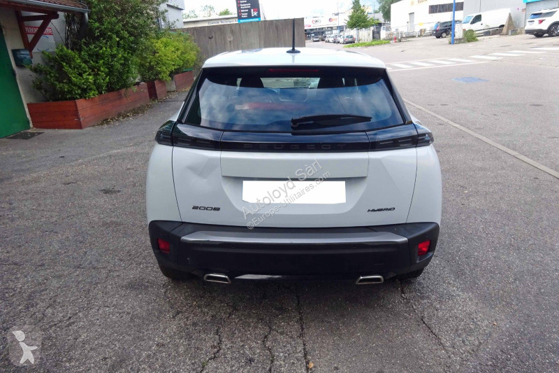 Užitkové vozidlo Peugeot 1,2 HYBRID 136 BVA