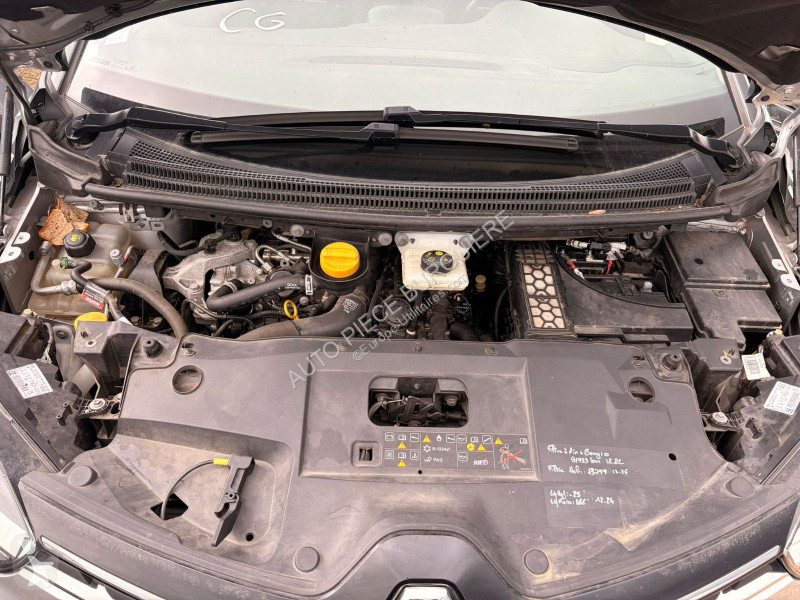 Véhicule utilitaire Renault Scénic IV 1.3 TCe...