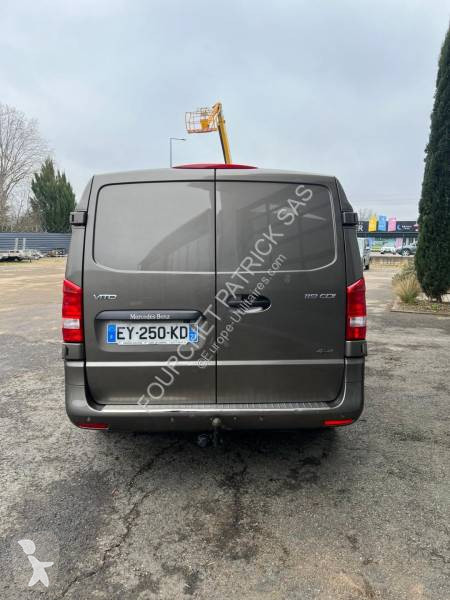 Mercedes 119 van
