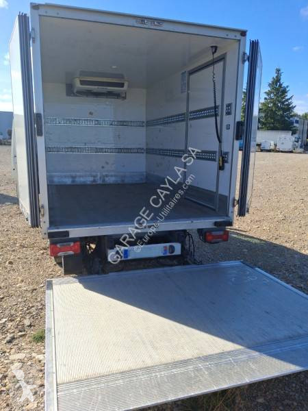 Véhicule utilitaire Iveco 35C18H