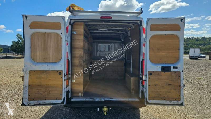 Véhicule utilitaire Peugeot 2,2L HDI 120 CV