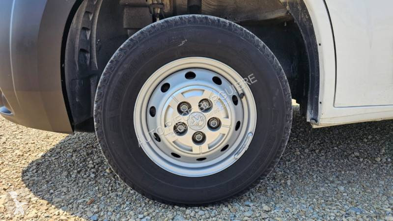 Véhicule utilitaire Peugeot 2,0L HDI 130