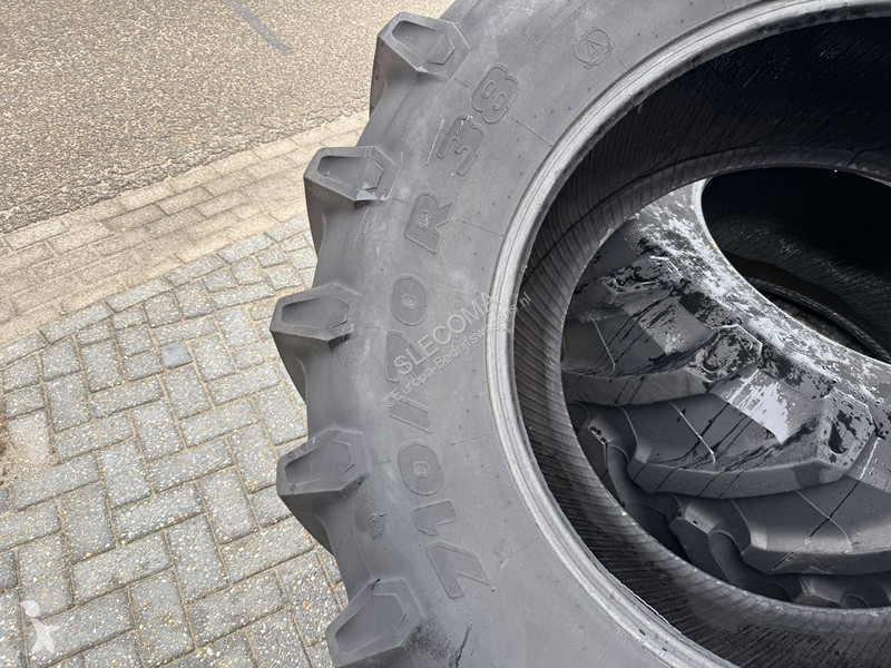 Véhicule utilitaire Trelleborg 710/70R38 TM800...