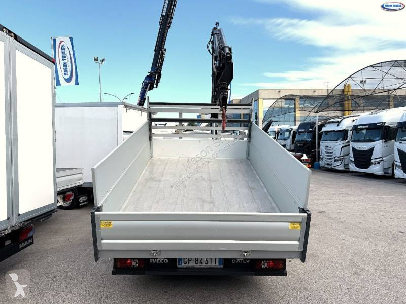 Véhicule utilitaire Iveco 35C18