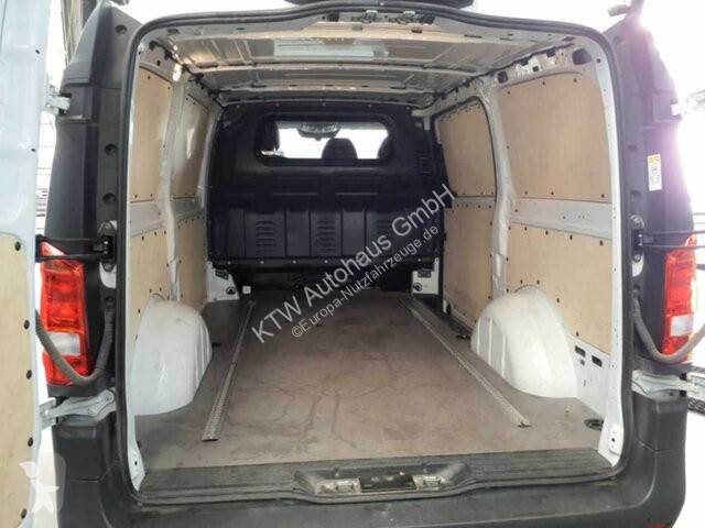 عربة نفعية Mercedes Vito116CDI KA...