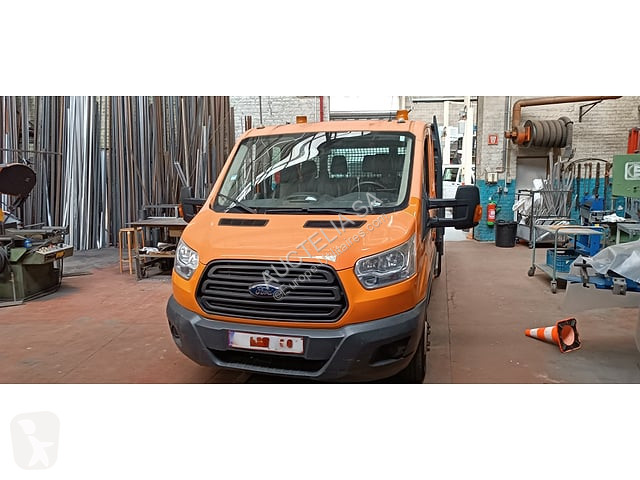 Véhicule utilitaire Ford