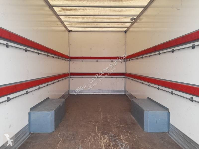 Véhicule utilitaire Renault 2.3 DCI 130