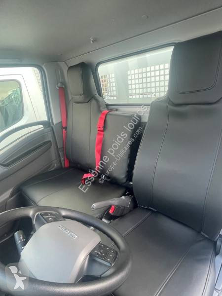 Véhicule utilitaire Isuzu