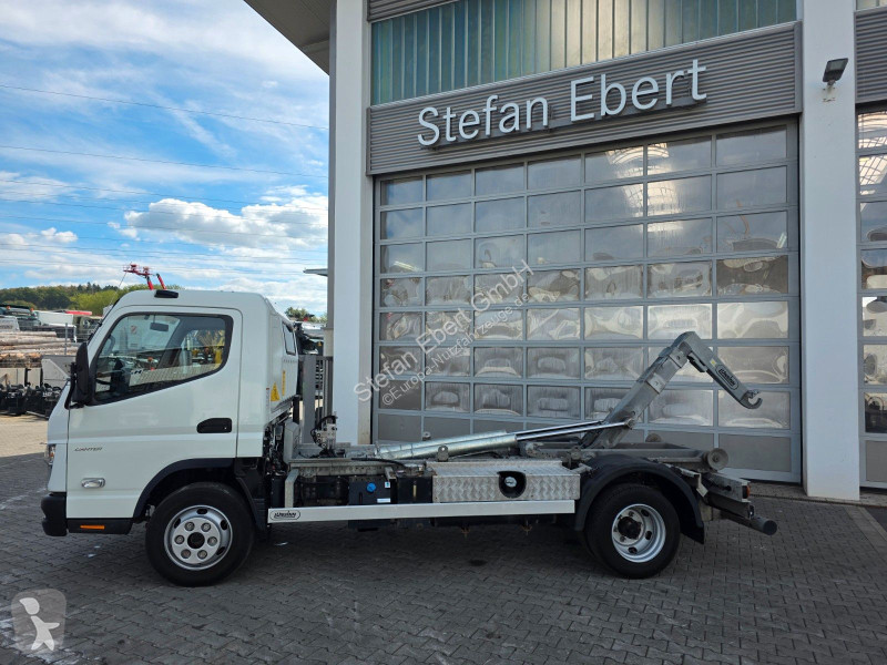 Véhicule utilitaire Mitsubishi Fuso 7C18 4x2...
