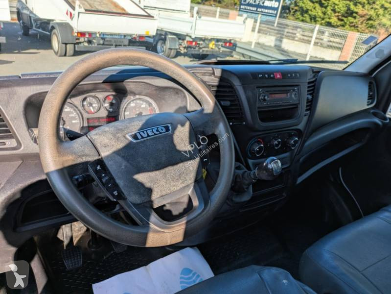 Véhicule utilitaire Iveco 35C15