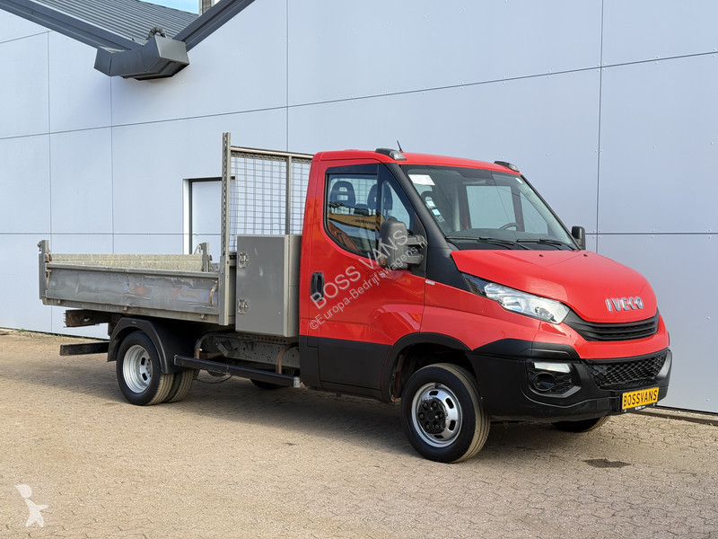 Véhicule utilitaire Iveco 35C12 2.3