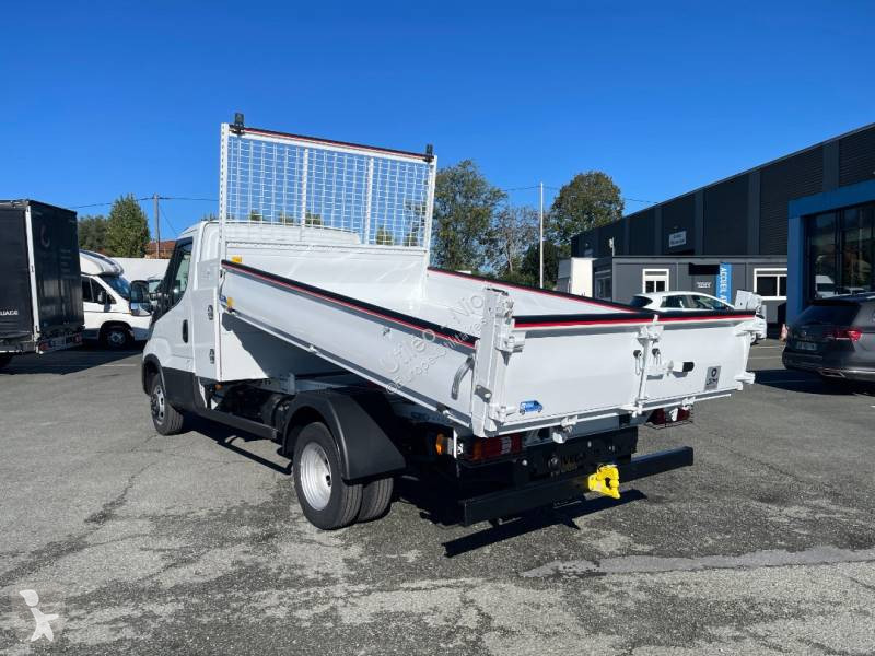 Véhicule utilitaire Iveco 35C16
