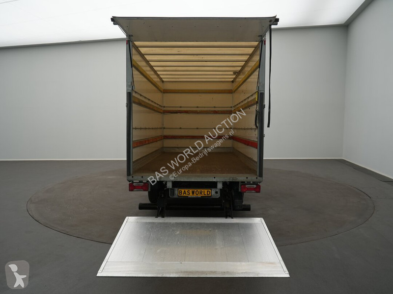 Véhicule utilitaire Iveco 35S16