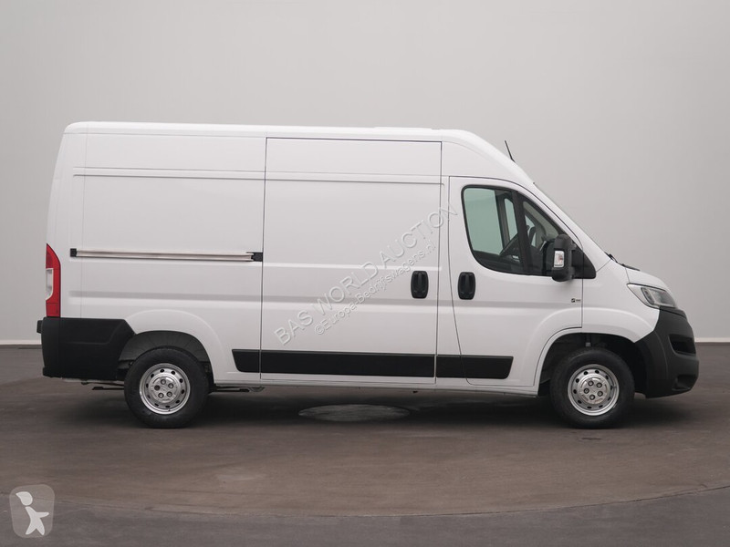 Véhicule utilitaire Opel 140PK