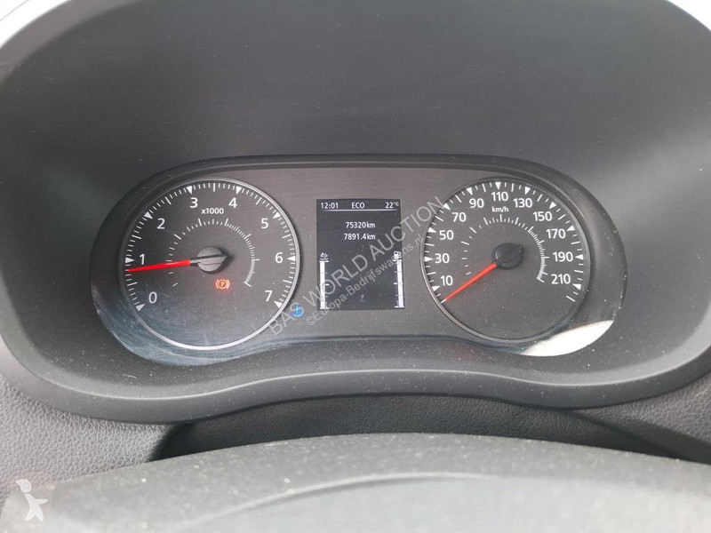 Véhicule utilitaire Nissan