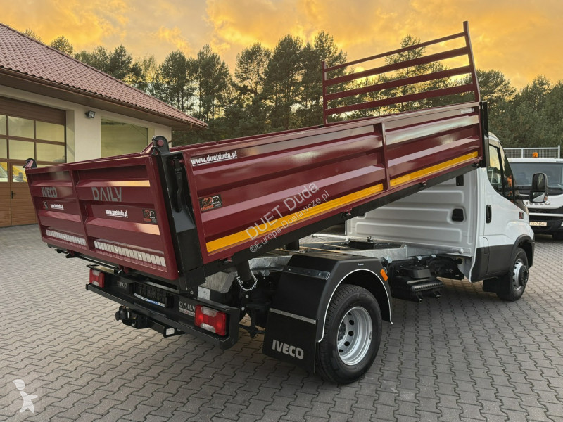 Véhicule utilitaire Iveco 65C18 V H