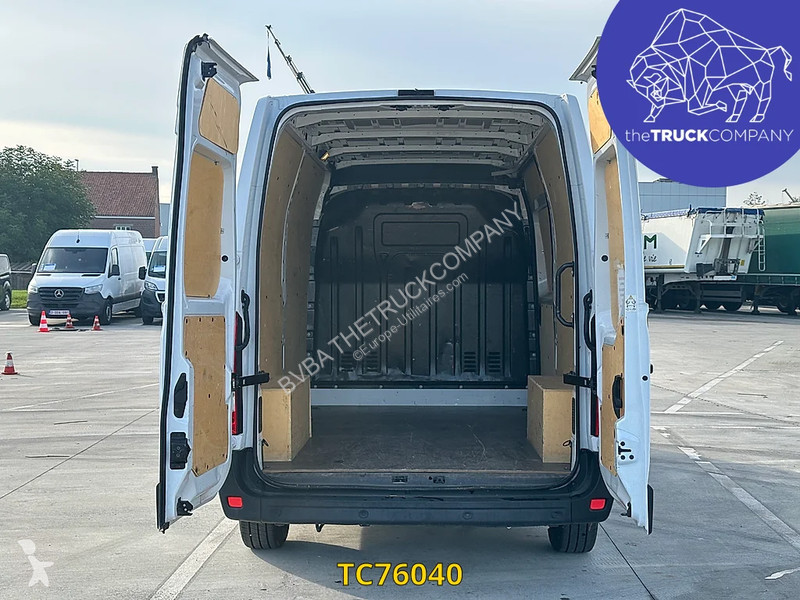 Véhicule utilitaire Renault 130.35 L2H2