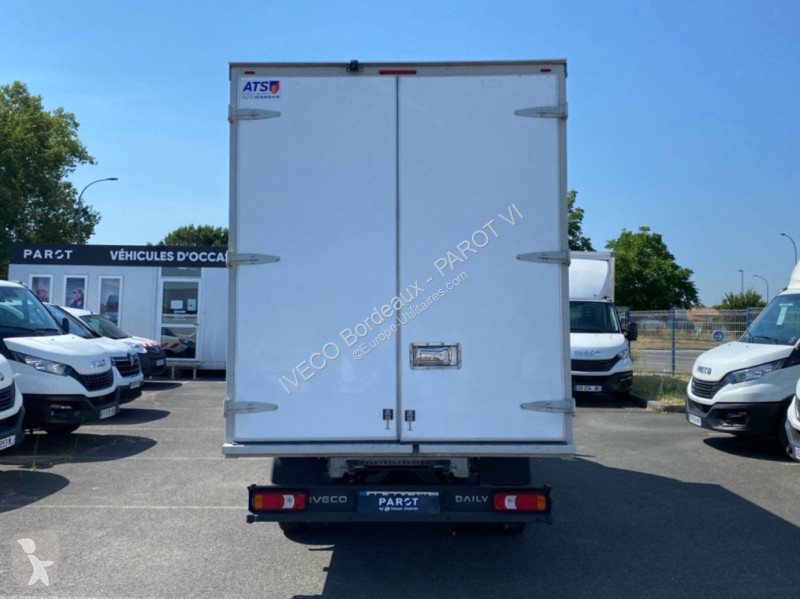 Véhicule utilitaire Iveco 35C16H empattement...