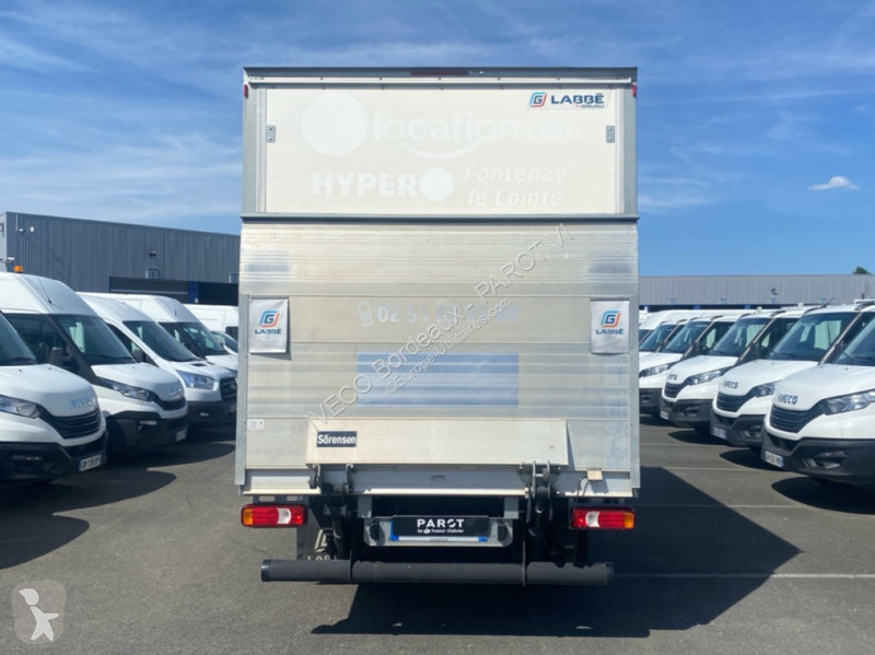 Véhicule utilitaire Iveco 35C16H empattement...