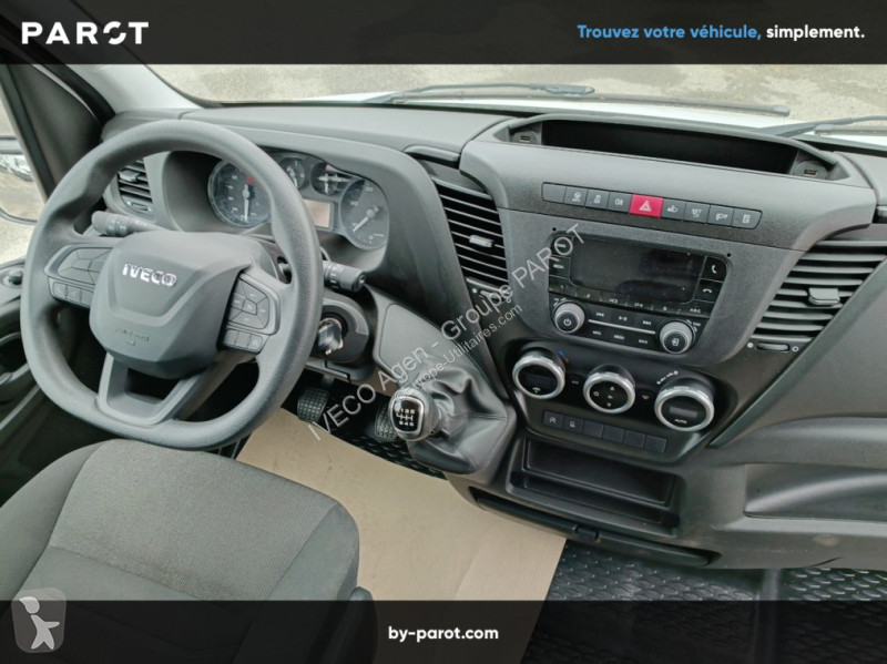 Véhicule utilitaire Iveco 35S14 V12