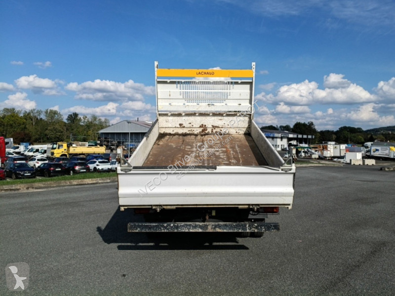 Véhicule utilitaire Iveco 35C14 empattement 3750