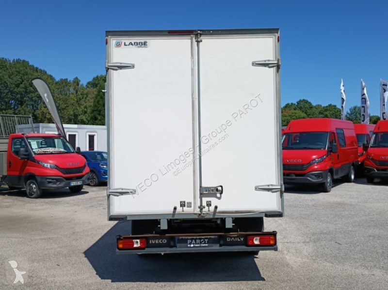 Véhicule utilitaire Iveco 35C16H empattement...