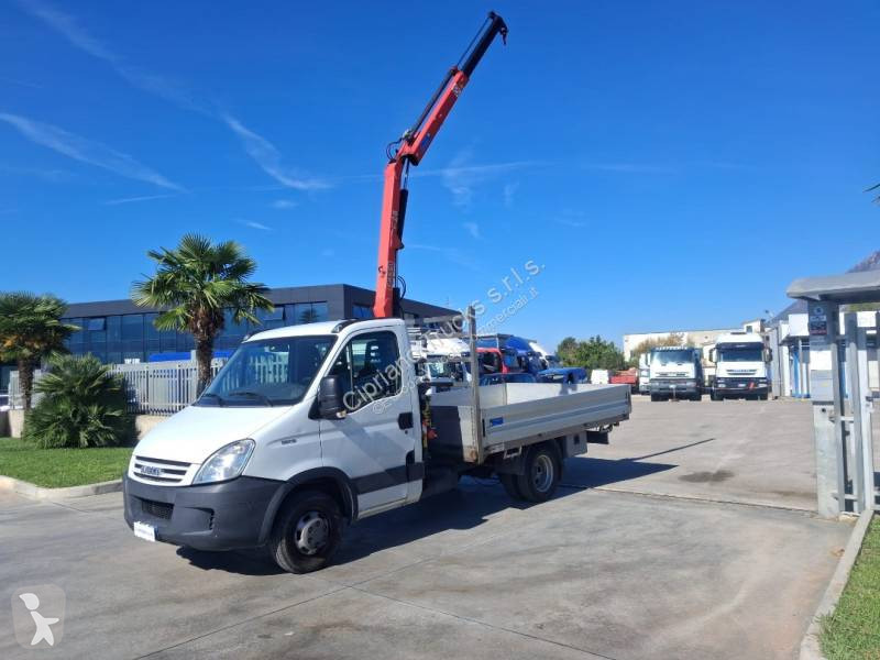 Véhicule utilitaire Iveco 35C12