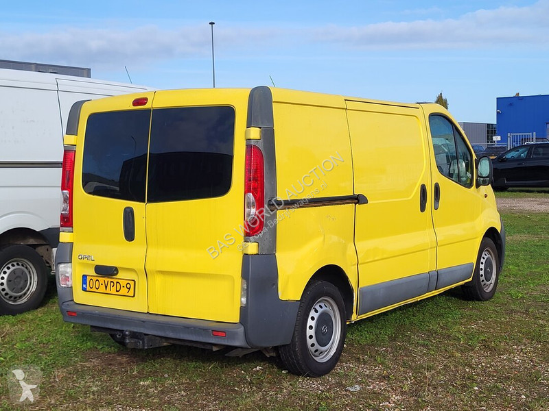 Véhicule utilitaire Opel 90PK