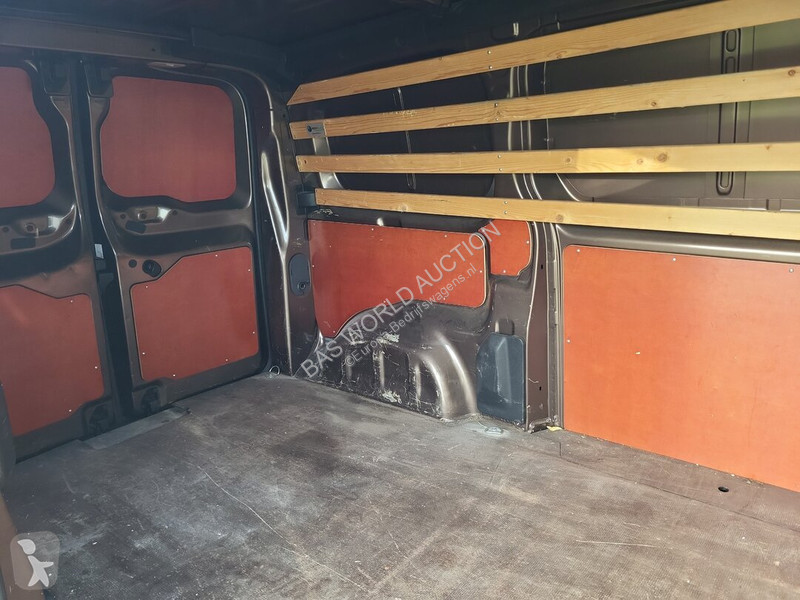 Véhicule utilitaire Peugeot 177pk