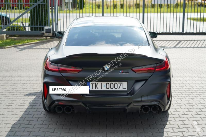 Véhicule utilitaire BMW M8